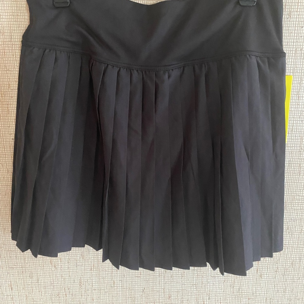 Cute!! Vibes Pleated Black Women’s Skirt *Great Price*! NWT